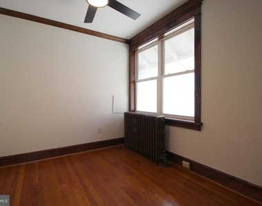 2417 Otis Street Ne - Photo Thumbnail 14