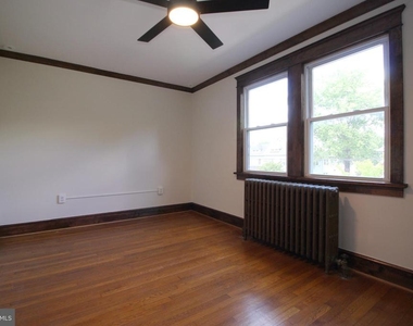 2417 Otis Street Ne - Photo Thumbnail 10