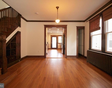 2417 Otis Street Ne - Photo Thumbnail 7