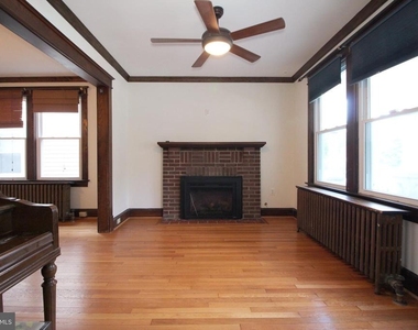 2417 Otis Street Ne - Photo Thumbnail 3