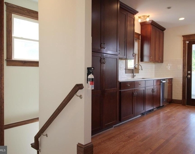 2417 Otis Street Ne - Photo Thumbnail 6