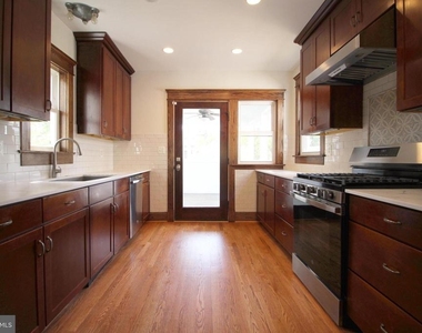 2417 Otis Street Ne - Photo Thumbnail 4