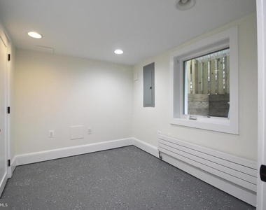 2417 Otis Street Ne - Photo Thumbnail 21