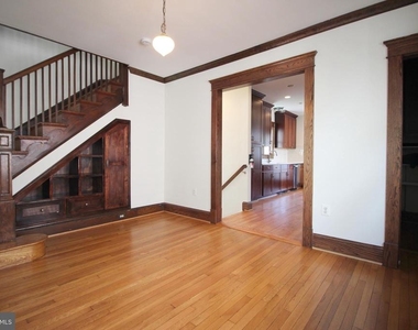 2417 Otis Street Ne - Photo Thumbnail 8