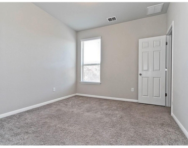9802 Tanglemede St - Photo Thumbnail 27