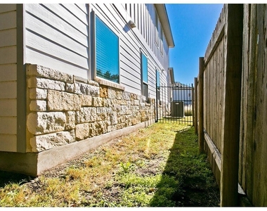 9802 Tanglemede St - Photo Thumbnail 34