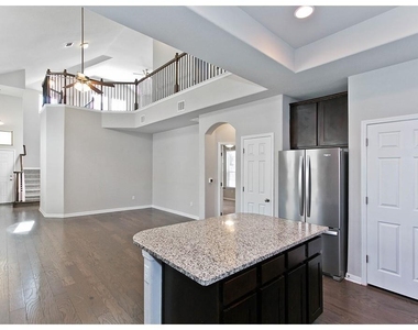 9802 Tanglemede St - Photo Thumbnail 10