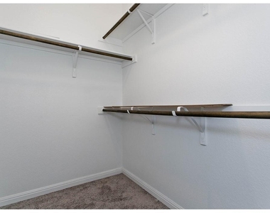 9802 Tanglemede St - Photo Thumbnail 16
