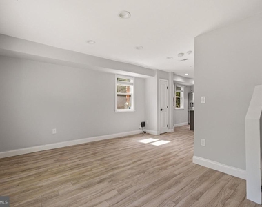 1527 Morris Road Se - Photo Thumbnail 2