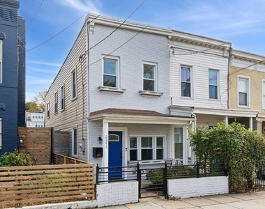 2241 Prout Street Se - Photo Thumbnail 2