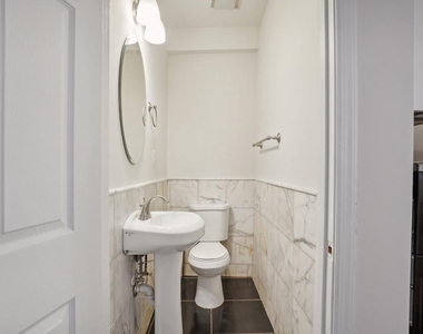2241 Prout Street Se - Photo Thumbnail 7