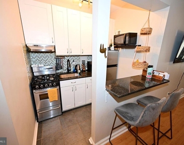 1 Scott Circle Nw - Photo Thumbnail 2