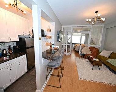 1 Scott Circle Nw - Photo Thumbnail 1
