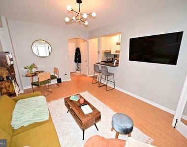 1 Scott Circle Nw - Photo Thumbnail 7