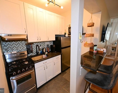 1 Scott Circle Nw - Photo Thumbnail 3