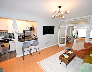 1 Scott Circle Nw - Photo Thumbnail 6