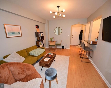 1 Scott Circle Nw - Photo Thumbnail 11
