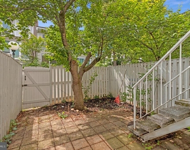 206 G Street Sw - Photo Thumbnail 13