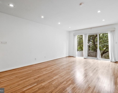 206 G Street Sw - Photo Thumbnail 3
