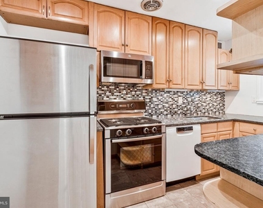 206 G Street Sw - Photo Thumbnail 6