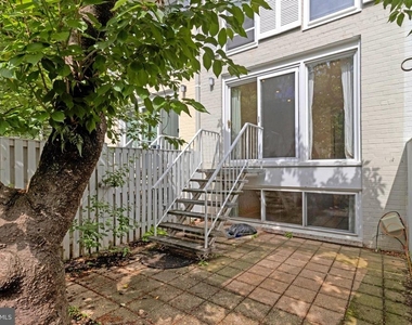 206 G Street Sw - Photo Thumbnail 14
