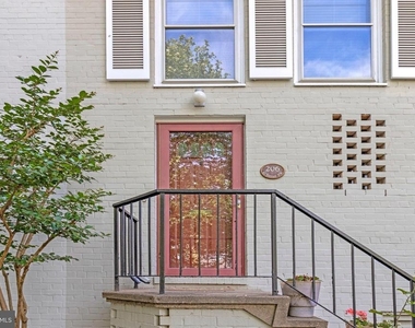 206 G Street Sw - Photo Thumbnail 2