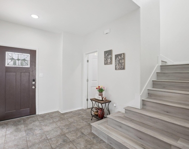 132 Brittany Ln - Photo Thumbnail 4