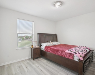 132 Brittany Ln - Photo Thumbnail 20