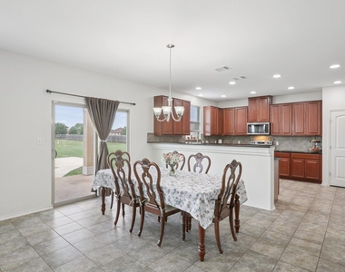 132 Brittany Ln - Photo Thumbnail 9
