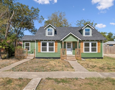 223 Nw Front St - Photo Thumbnail 1