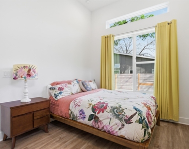 5909 Nancy Dr - Photo Thumbnail 6