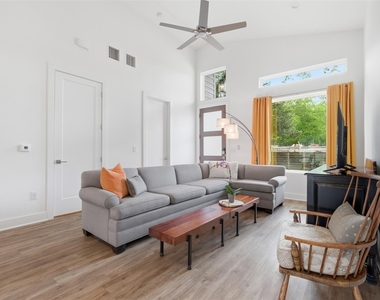 5909 Nancy Dr - Photo Thumbnail 4