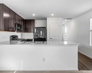 61 Trinity Cir - Photo Thumbnail 2