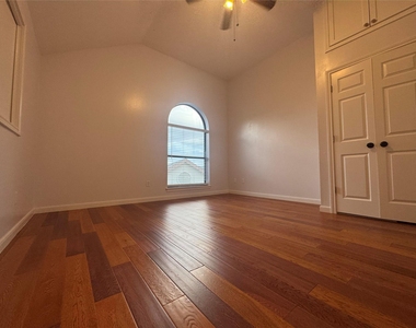 6608 Mesa Hollow Dr - Photo Thumbnail 8