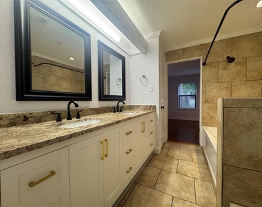 6608 Mesa Hollow Dr - Photo Thumbnail 7