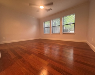 6608 Mesa Hollow Dr - Photo Thumbnail 3