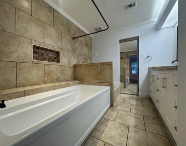 6608 Mesa Hollow Dr - Photo Thumbnail 6