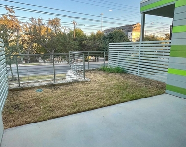 4004 Banister Ln - Photo Thumbnail 8