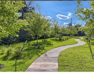 4004 Banister Ln - Photo Thumbnail 17