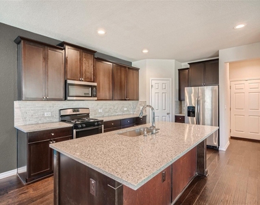 1604 Los Olivios Way - Photo Thumbnail 6