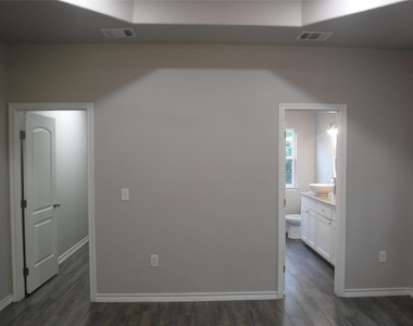 1506 Packsaddle Trl - Photo Thumbnail 5