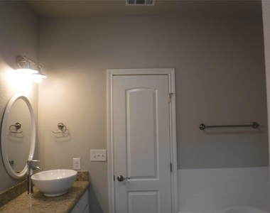 1506 Packsaddle Trl - Photo Thumbnail 7