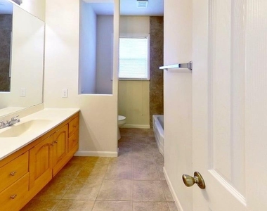 205 E 2nd St - Photo Thumbnail 31