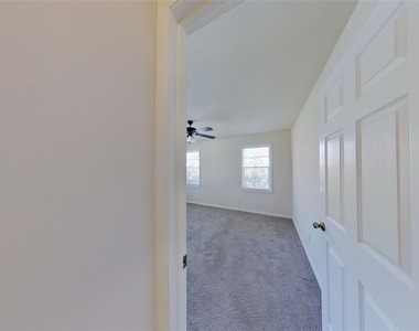 205 E 2nd St - Photo Thumbnail 32