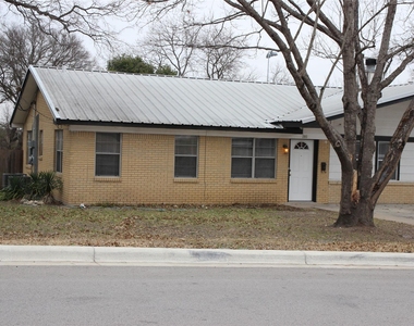 205 E 2nd St - Photo Thumbnail 1