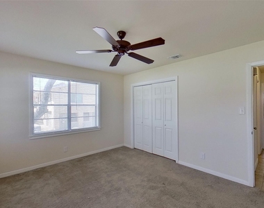 205 E 2nd St - Photo Thumbnail 29