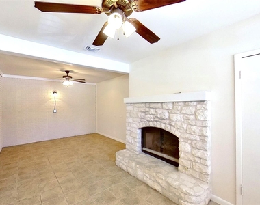 205 E 2nd St - Photo Thumbnail 7