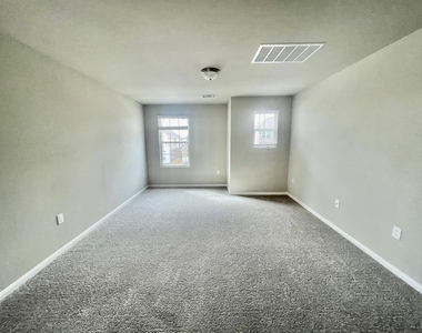 6708 Covina Ln - Photo Thumbnail 12