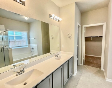 6708 Covina Ln - Photo Thumbnail 8