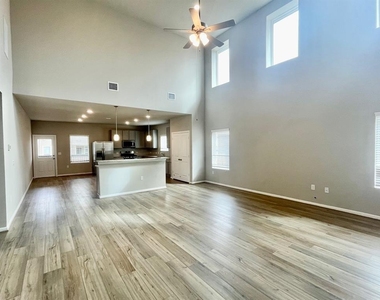 6708 Covina Ln - Photo Thumbnail 3
